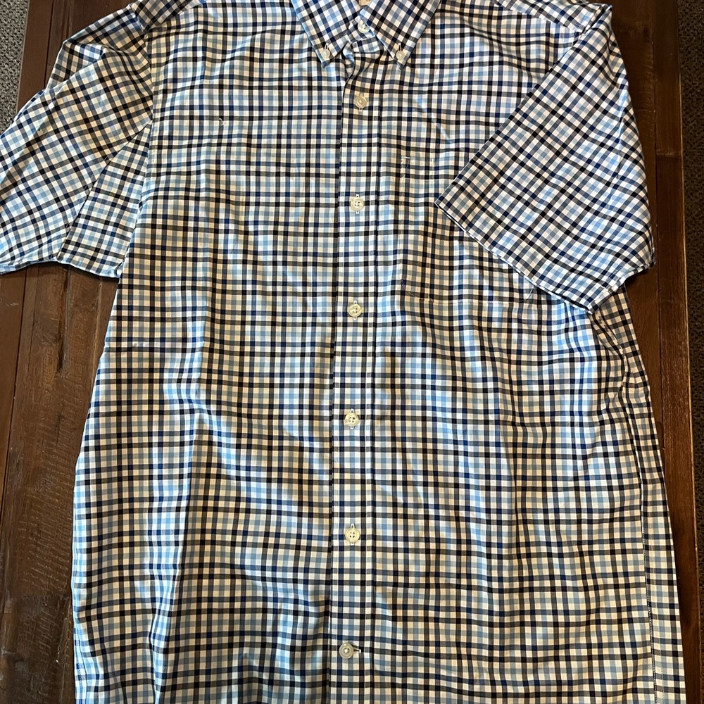 NWT Duluth trading Company men’s short sleeve button up size medium trim - Picture 4 of 4